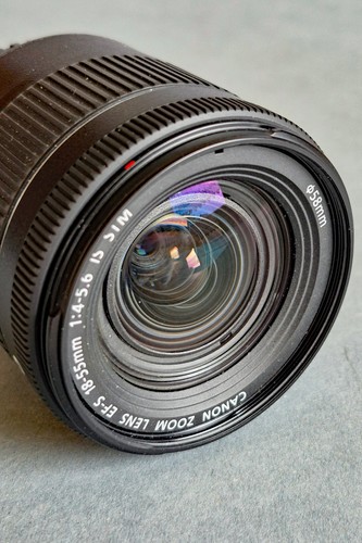 Canon 55mm 5 6 is - ef-s,