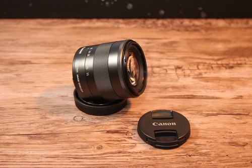 Canon f 3 - mm, f/3.5-5.6